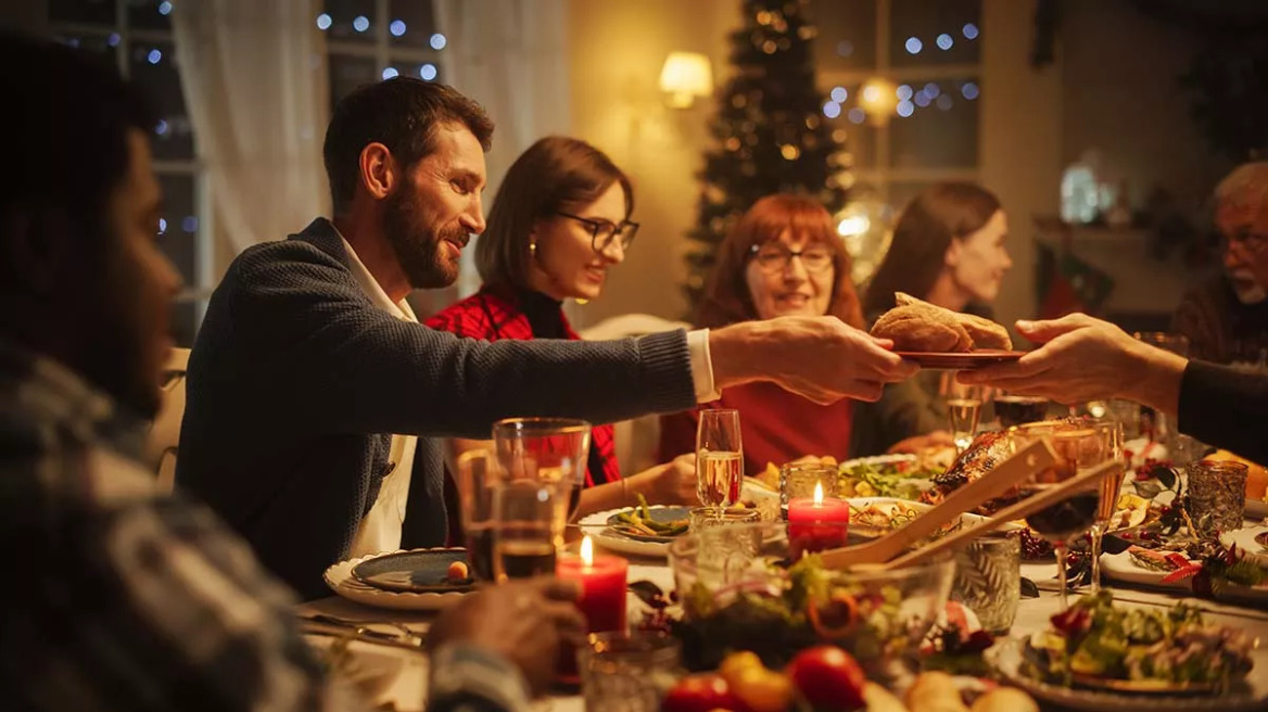 Πως να απολαμβάνουμε το χριστουγεννιάτικο τραπέζι χωρίς υπερβολές ή ενοχές
