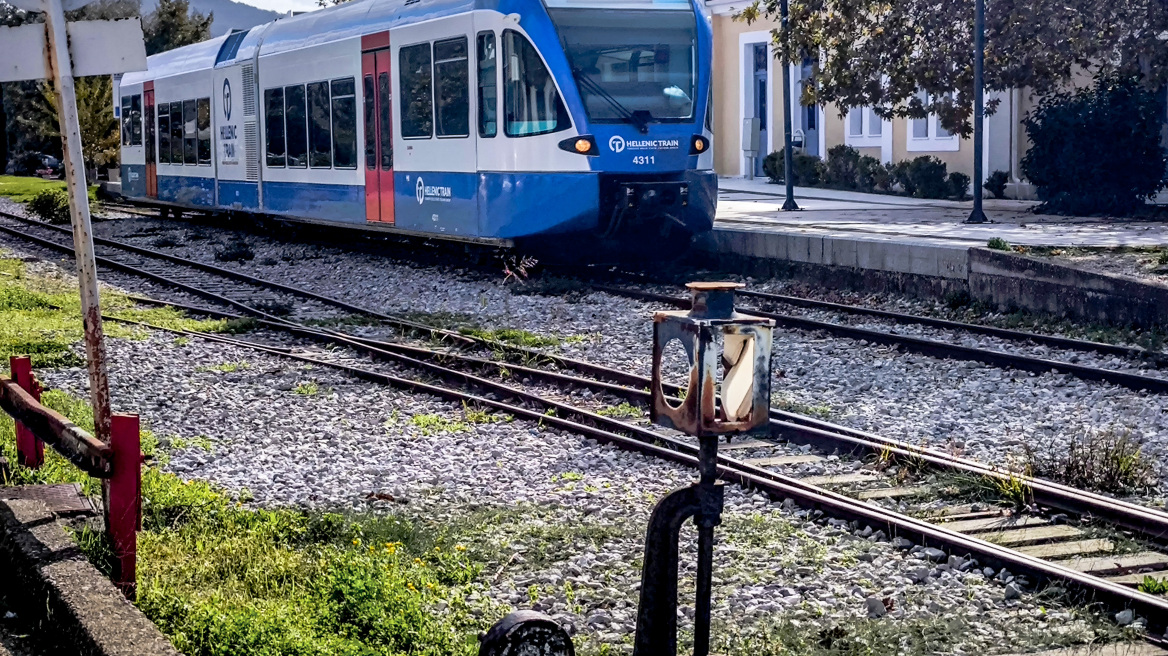 Hellenic Train: Με πάνω από δύο ώρες καθυστέρηση το δρομολόγιο Αθήνα - Θεσσαλονίκη λόγω βλάβης