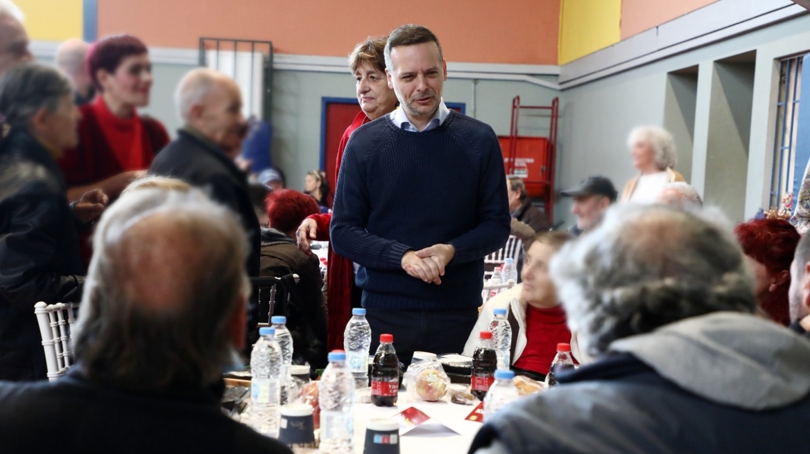 Δήμος Αθηναίων: Γεύμα αγάπης σε 1.300 αστέγους και οικονομικά ευάλωτους για τα Χριστούγεννα 