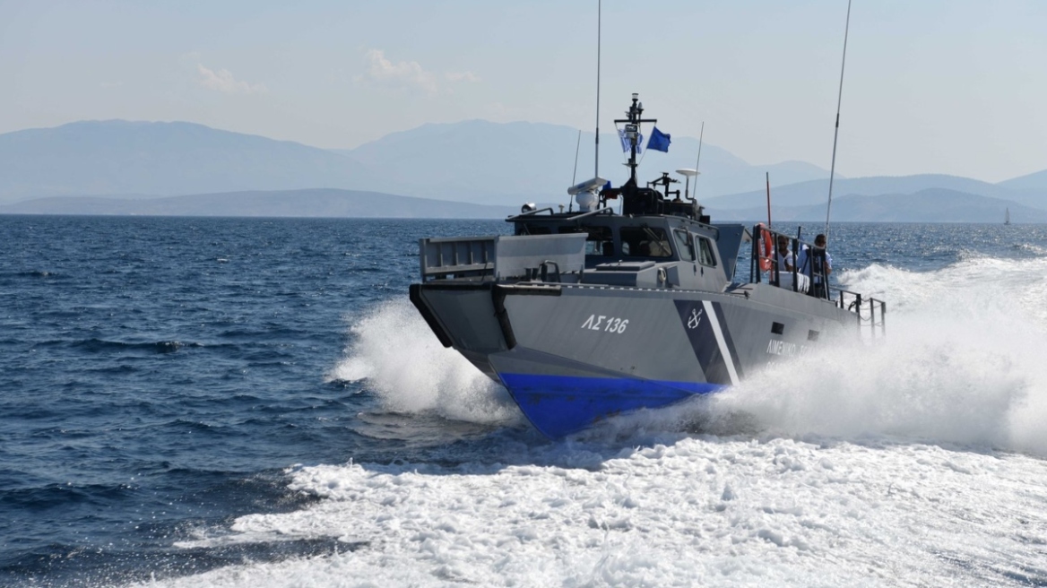 Εντοπίστηκε σορός γυναίκας μετά από προσάραξη λέμβου μεταναστών στη Σάμο - Σύλληψη 25χρονου διακινητή