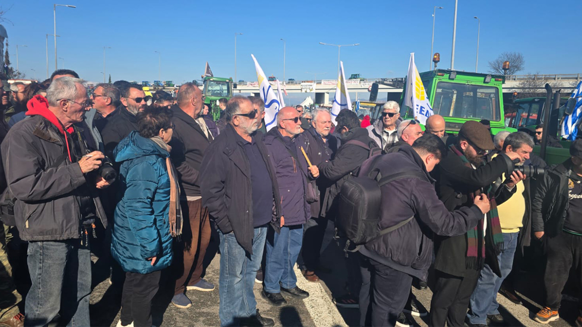Κλιμάκωση κινητοποιήσεων αποφάσισαν οι αγρότες: Έκλεισαν η αερογέφυρα της Νίκαιας και τα Μάλγαρα προς Αθήνα, αναλυτικά οι κυκλοφοριακές ρυθμίσεις