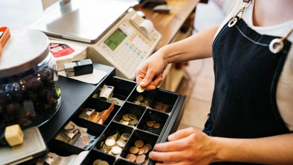 Σούπερ μάρκετ καθυστερεί επίτηδες τα ταμεία: Ο λόγος είναι απλά υπέροχος!