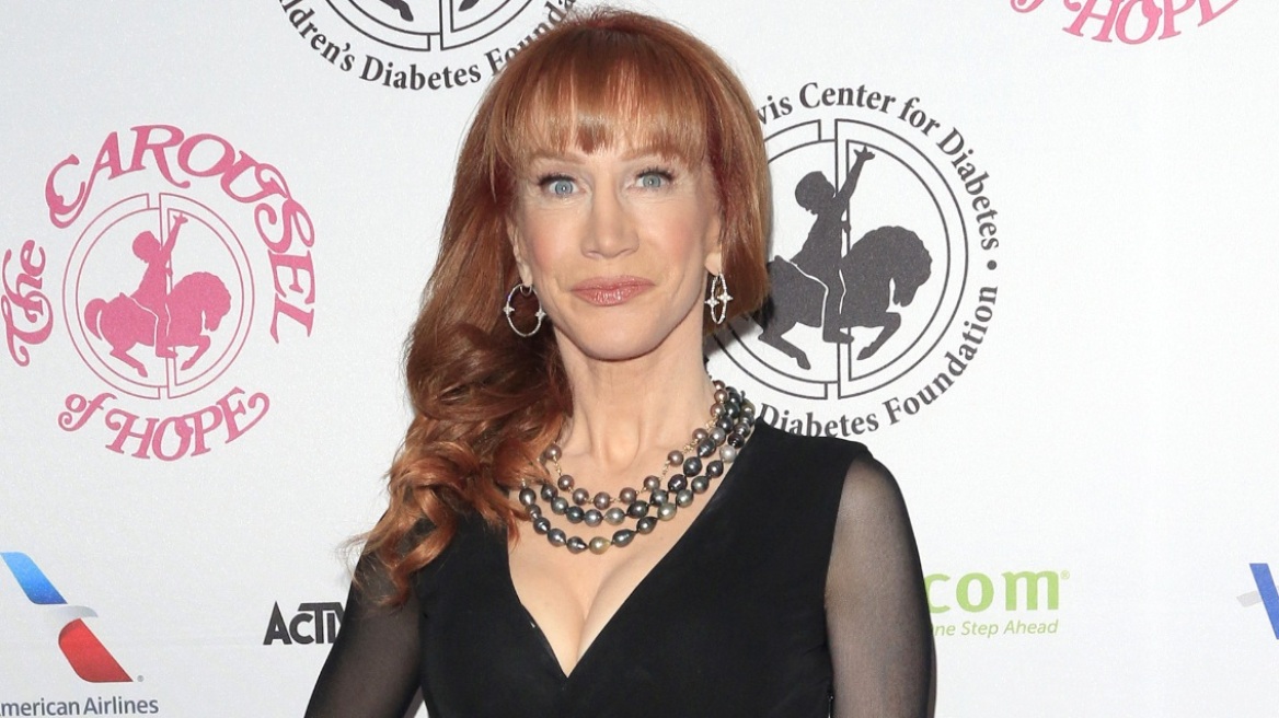 Η Κάθι Γκρίφιν χαρακτήρισε τον εκλιπόντα αδερφό της «παιδόφιλο» - Δεν το ξεπερνάς ποτέ, είπε