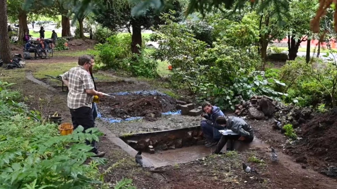 Πώς ένα παλιό περιτύλιγμα σοκολάτας έλυσε ένα αρχαιολογικό μυστήριο, δείτε βίντεο