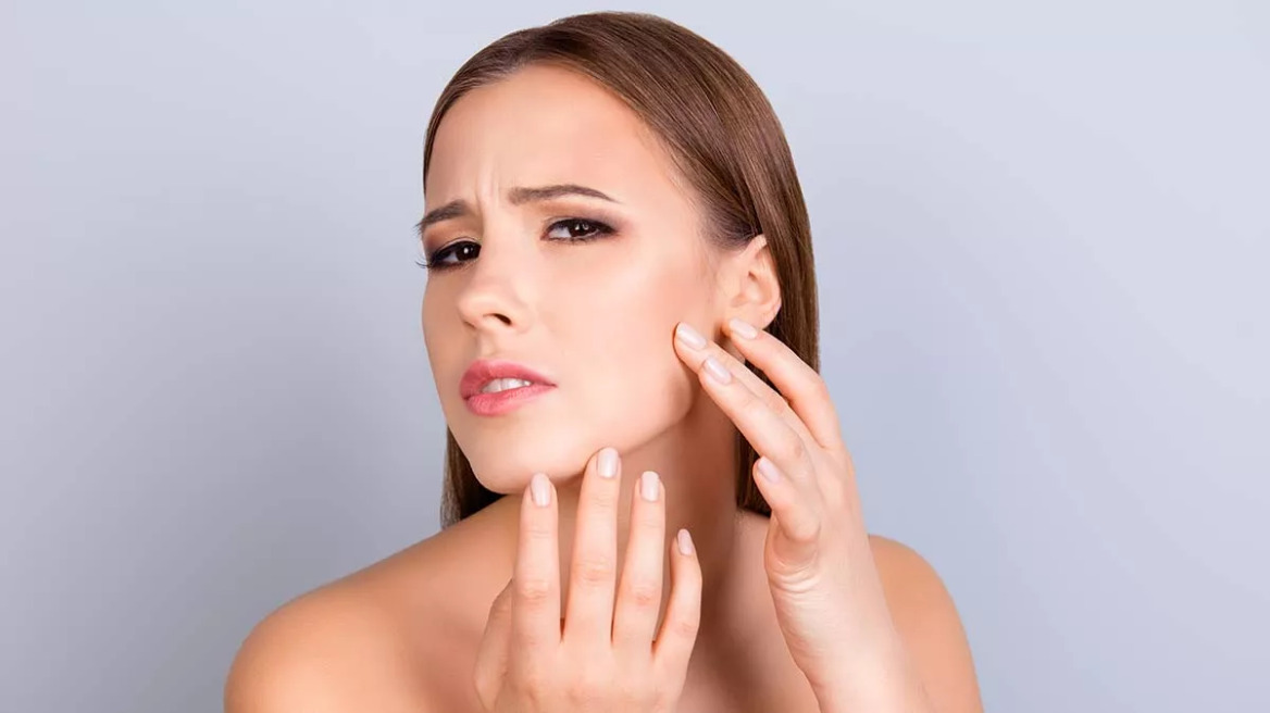 Όσοι αποφεύγουν τα αλμυρά, αργούν να γεράσουν – Απειλή για δέρμα και κολλαγόνο το αλάτι