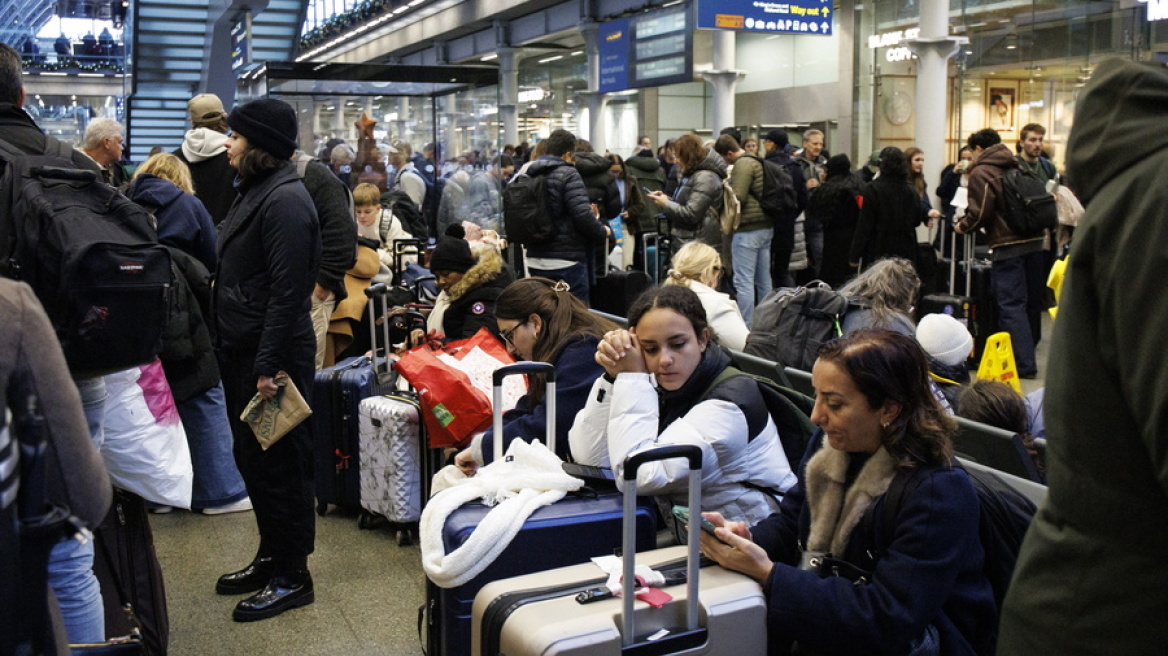 Η Eurostar επανεκκινεί τα δρομολόγιά της μετά το χάος στη Μάγχη, έως και 6 ώρες παρέμειναν επιβάτες εγκλωβισμένοι σε συρμούς