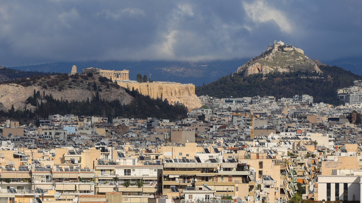 Οι πιο θερμές και πιο ψυχρές περιοχές της Αττικής το 2025, τι έδειξαν τα θερμόμετρα στην υπόλοιπη Ελλάδα
