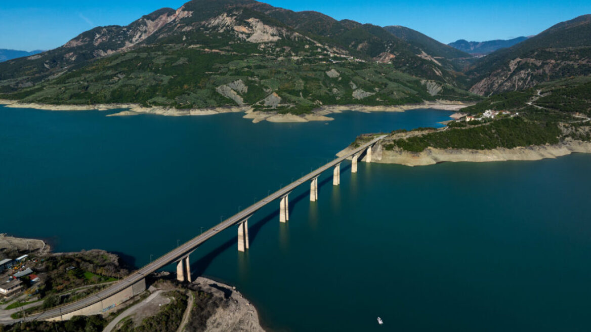  Ζήσαμε την εμπειρία της βαρκάδας στη λίμνη Κρεμαστών
