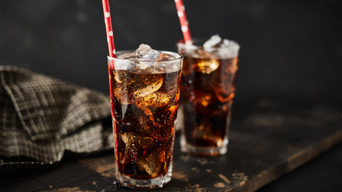 Πόσα λεπτά χάνεις από τη ζωή σου κάθε φορά που πίνεις ένα ανθρακούχο αναψυκτικό