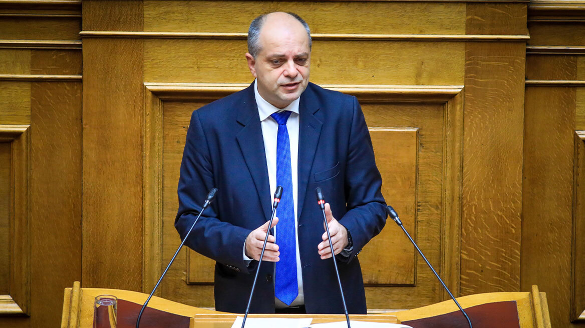 Ισότιμη αναγνώριση της ναυτικής υπηρεσίας σε ιδιωτικά σκάφη ζητά ο Χρήστος Καπετάνος