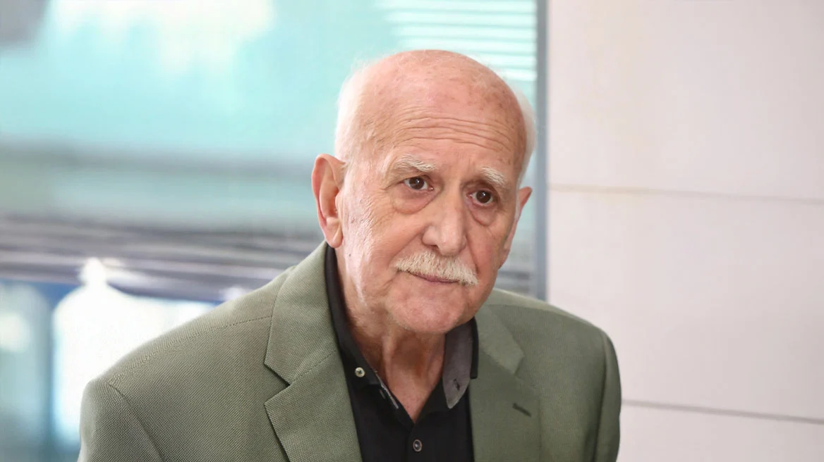 Έφυγε από τη ζωή ο Γιώργος Παπαδάκης ύστερα από έμφραγμα Έφυγε από τη ζωή ο Γιώργος Παπαδάκης ύστερα από έμφραγμα