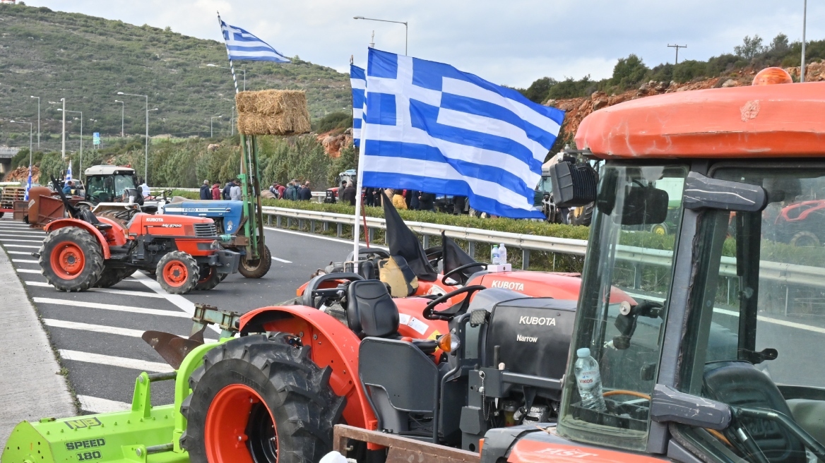 Η κυβέρνηση ετοιμάζει διοικητικές και ποινικές κυρώσεις για τα τρακτέρ, στο τραπέζι επικαιροποιημένος αστυνομικός σχεδιασμός