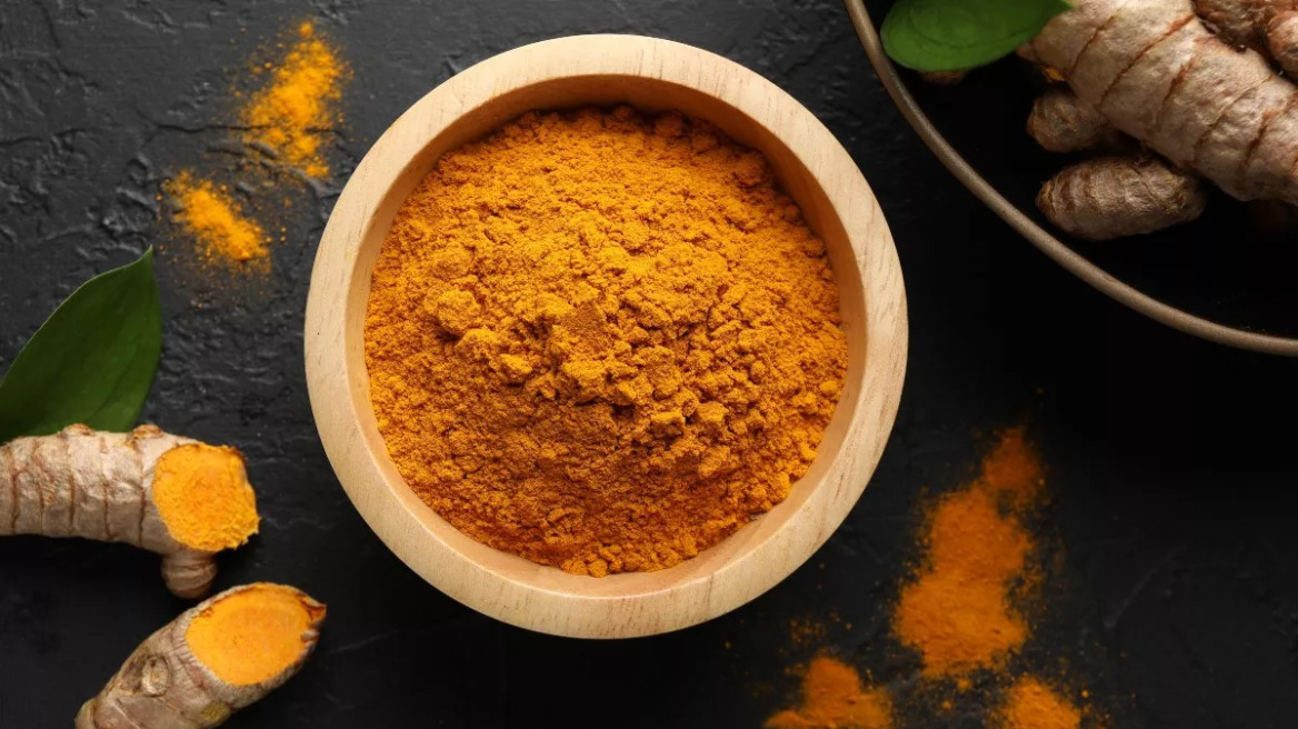 Κουρκουμάς: Ο «χρυσός» της κουζίνας με τα αμέτρητα οφέλη για την υγεία – Πότε πρέπει να αποφεύγεται