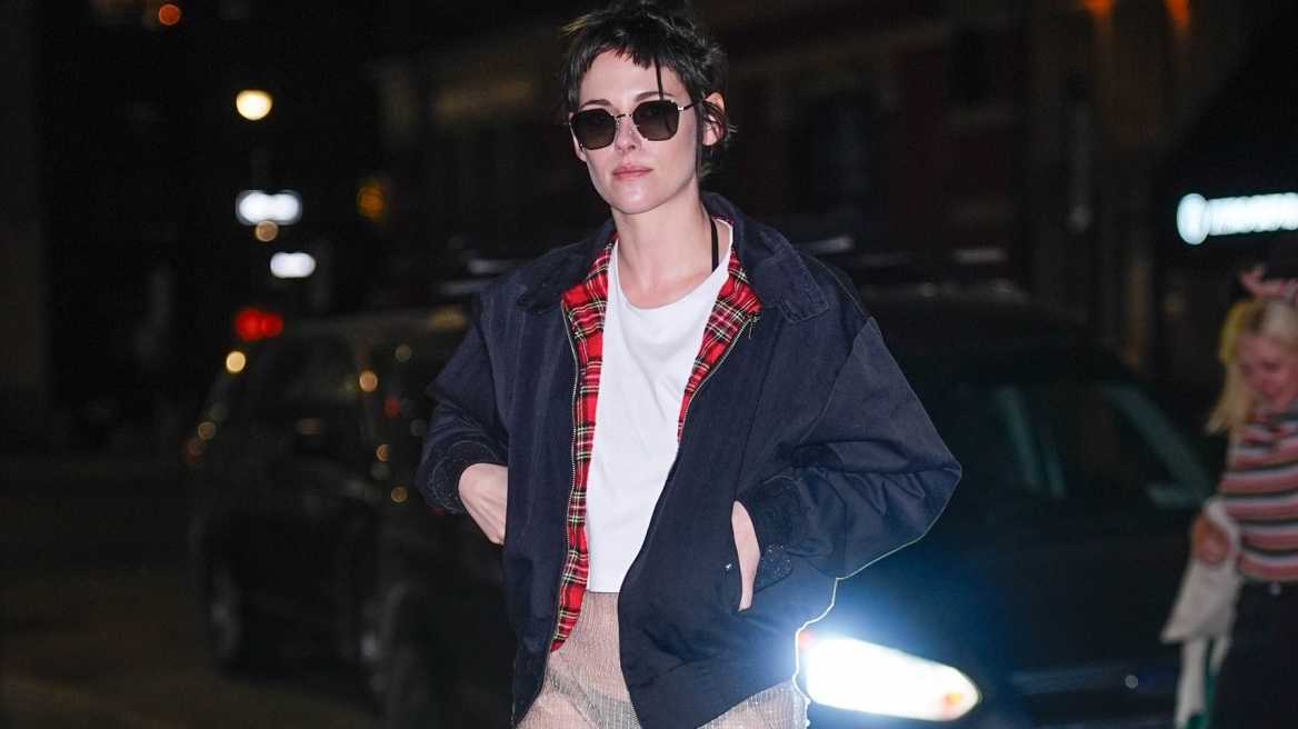 Η Κρίστεν Στιούαρτ υποδέχεται το 2026 με μια εντελώς διάφανη φούστα
