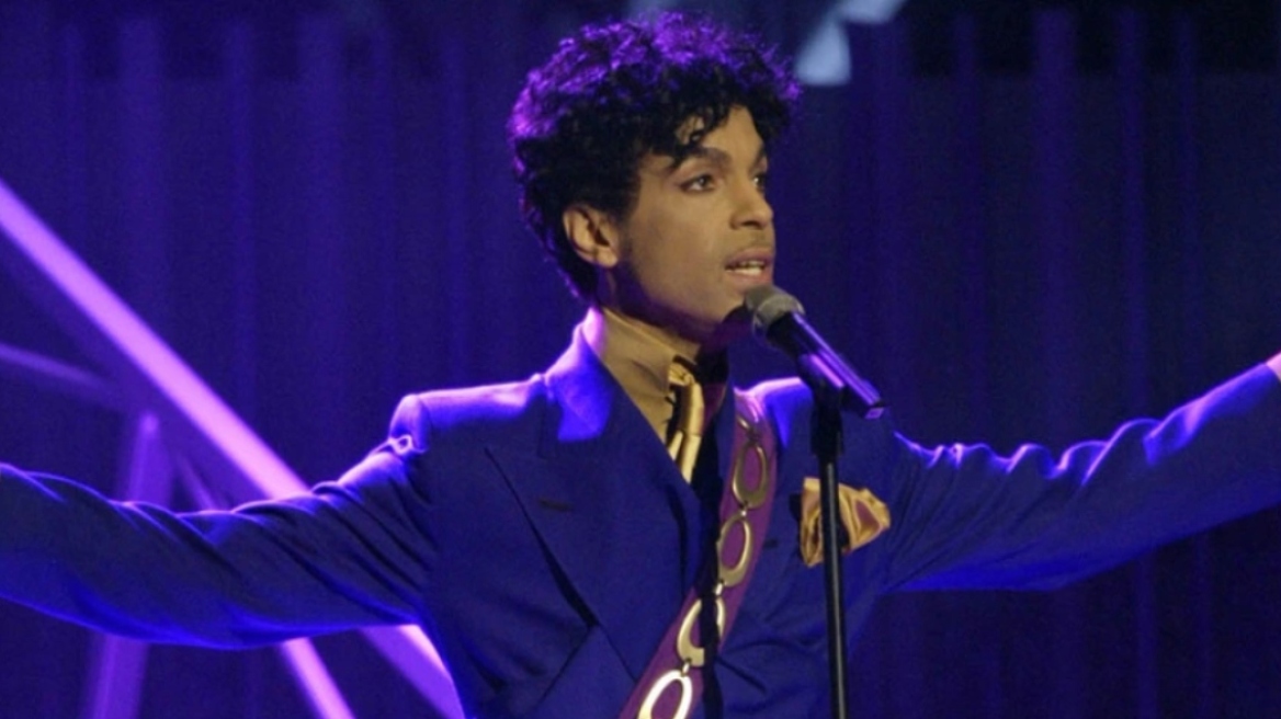 Το φινάλε του Stranger Things εκτόξευσε τραγούδια του Prince στις πλατφόρμες streaming
