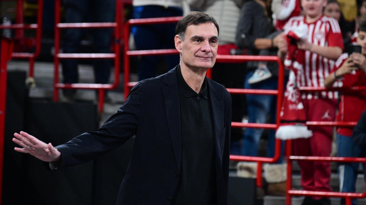 Μπαρτζώκας: «Δείχνει να έχει βαρύ διάστρεμμα ο Μόρις», τι είπε για το ματς