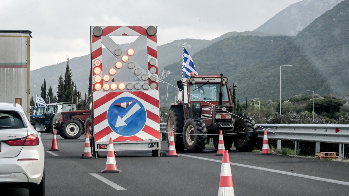 Άνοιξαν οι παράδρομοι στον Μπράλο, συνεχίζονται οι εκτροπές στο Κάστρο και την Θήβα
