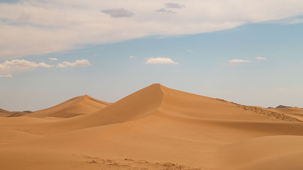 Κίνηση-ματ της Κίνας: Πώς κατάφερε να συγκρατήσει 337.000 τ.χλμ. άμμου με άχυρο, νερό και ήλιο