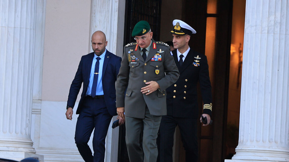 Την παράταση της θητείας των Αρχηγών των Γενικών Επιτελείων Στρατού, Ναυτικού και Αεροπορίας αποφάσισε το ΚΥΣΕΑ