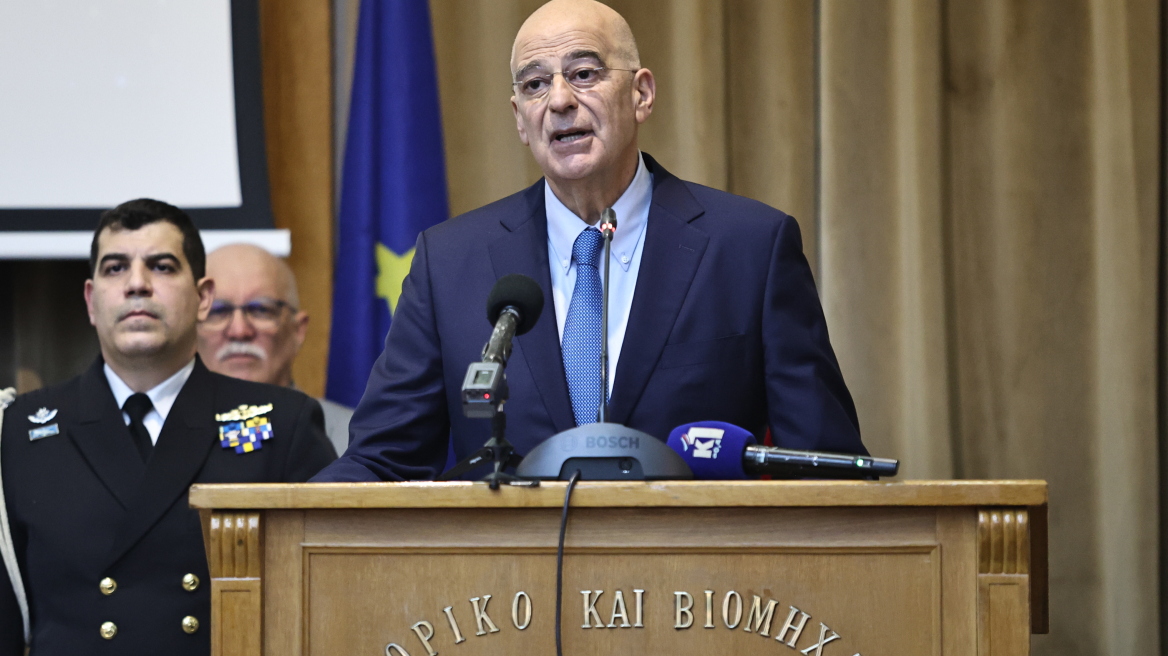 Δένδιας: Οι δαπάνες για την άμυνα να γίνουν μοχλός ανάπτυξης της Ελλάδας