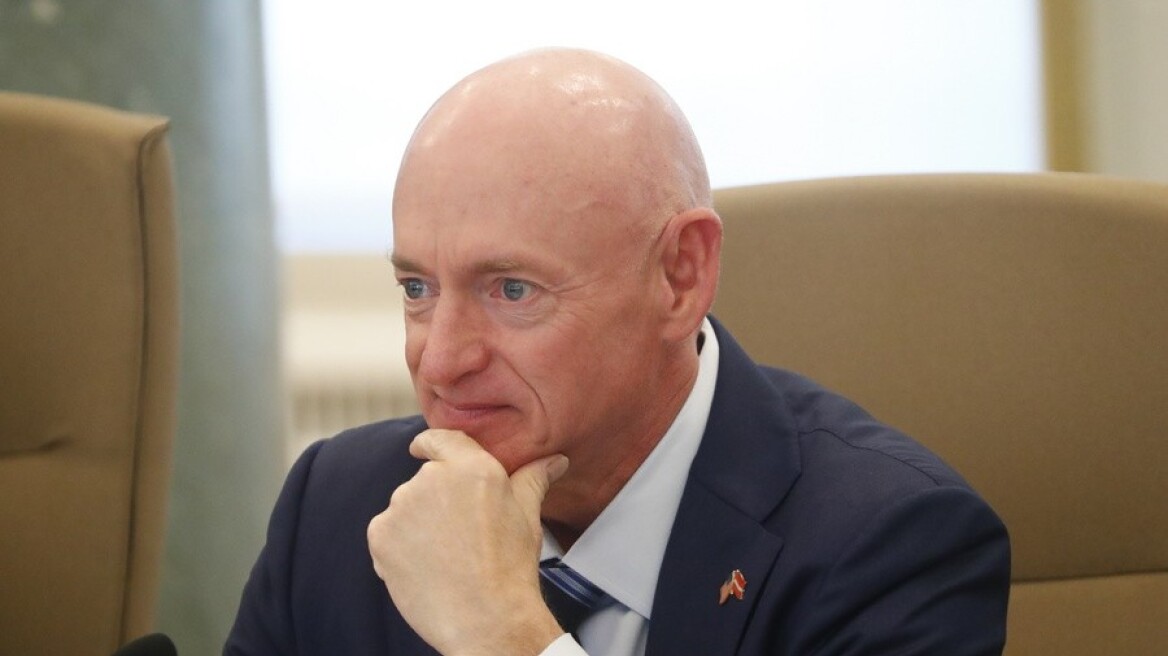 ΗΠΑ: Με μήνυση απαντά ο γερουσιαστής Μαρκ Κέλι στον υπουργό Άμυνας που τον κατηγορεί για στάση
