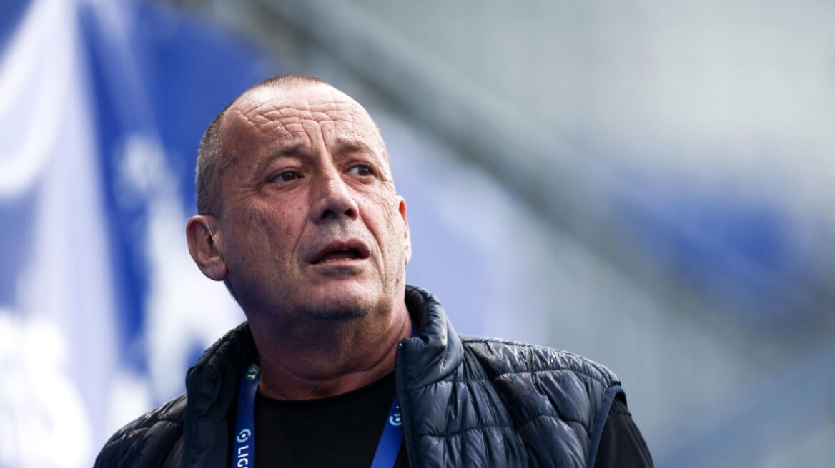 Πρώην πρόεδρος της Αζαξιό δολοφονήθηκε την ώρα της κηδείας της μητέρας του