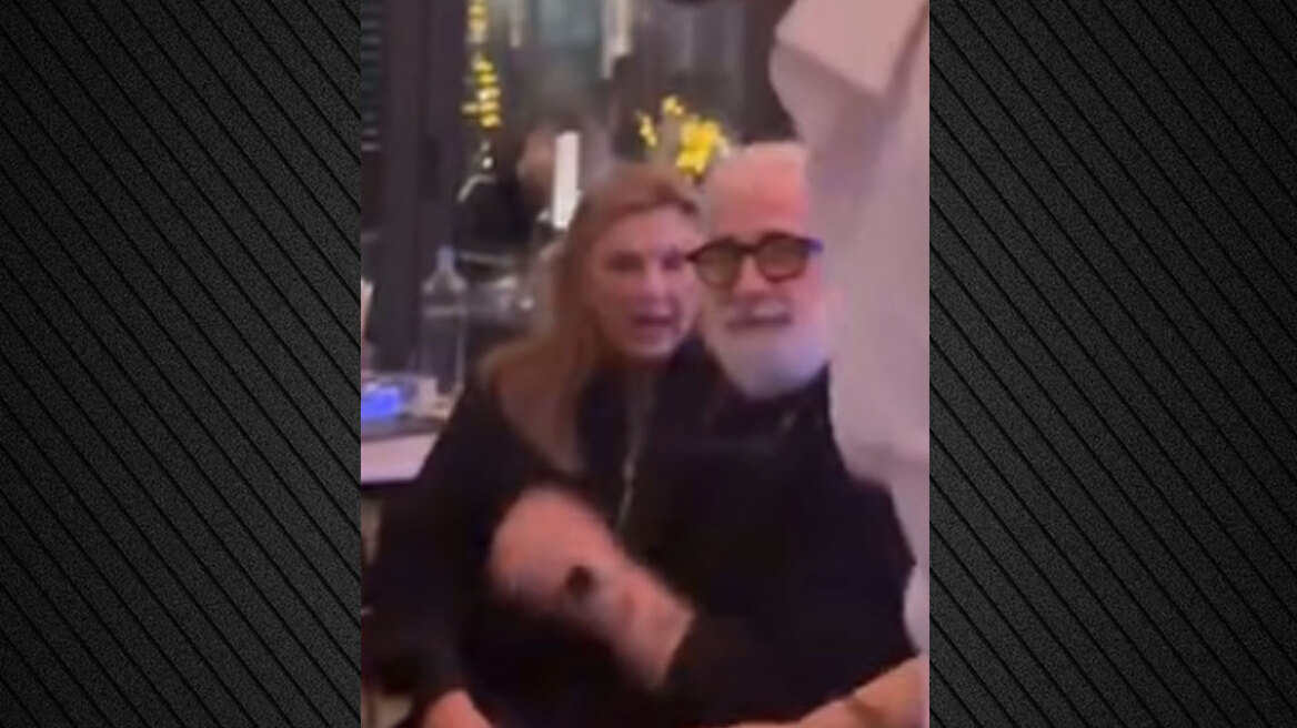 Ο Πέτρος Φιλιππίδης διασκέδασε στα γενέθλια του Μάνου Ιωάννου, δείτε βίντεο