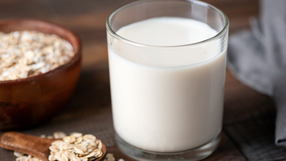 Γιατί το γάλα βρώμης δεν είναι όσο αθώο πιστεύαμε
