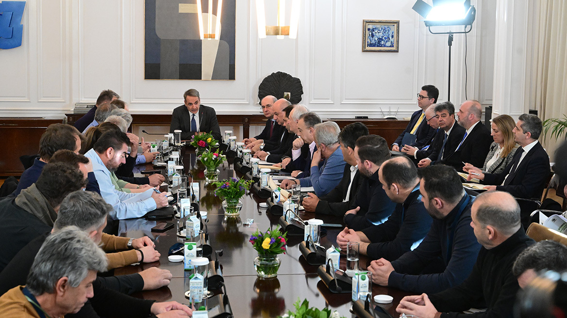 Μητσοτάκης: Ουσιαστική και με νέα μέτρα η συνάντηση με τους αγρότες - Δεν θα ανεχθούμε μία κομματική μειοψηφία να εκβιάζει ανοικτά την κοινωνία