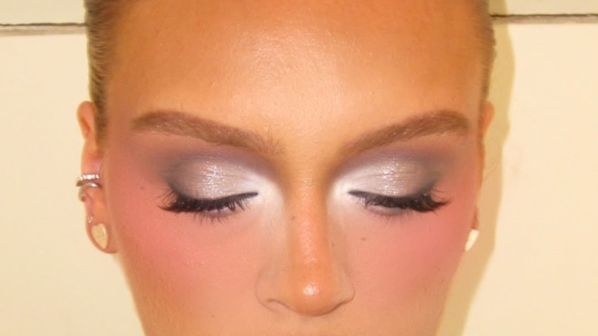 Μακιγιάζ σε ψυχρούς τόνους: Τι είναι και γιατί κυριαρχεί στα make-up trends
