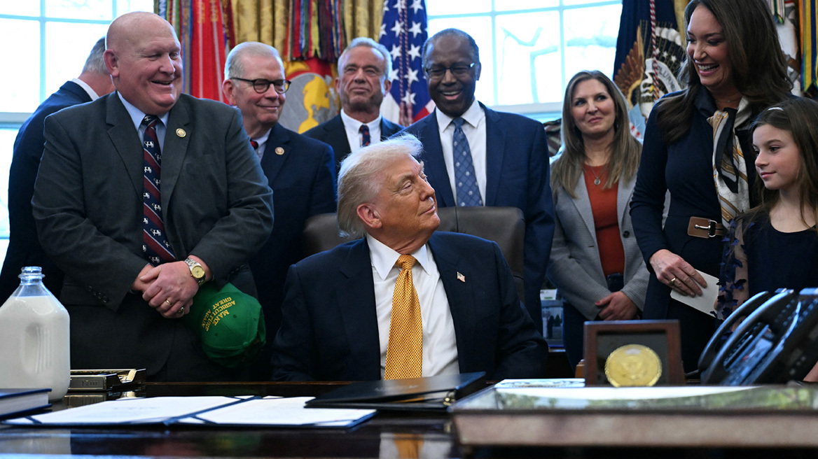 Δεν θα γίνουν απαγχονισμοί σήμερα ή αύριο, λέει το Ιράν: Ο Τραμπ αφήνει τη στρατιωτική επιλογή στο τραπέζι 