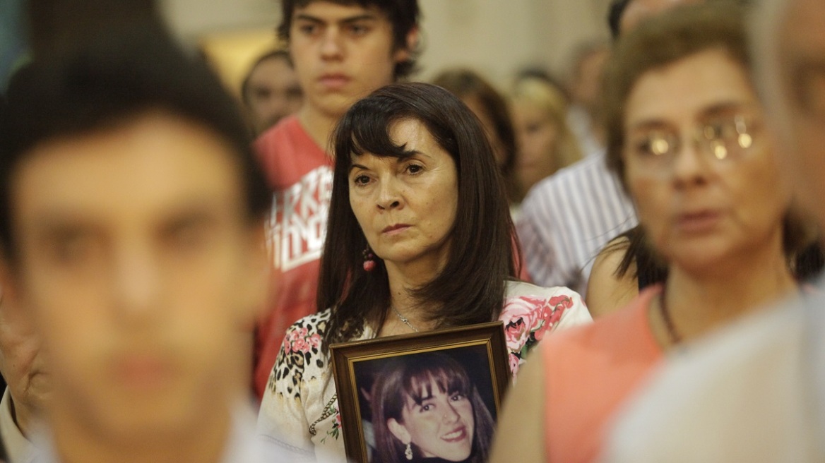 Αναζητώντας την εξαφανισμένη κόρη της, προσποιήθηκε την προαγωγό για να τρυπώσει σε οίκους ανοχής
