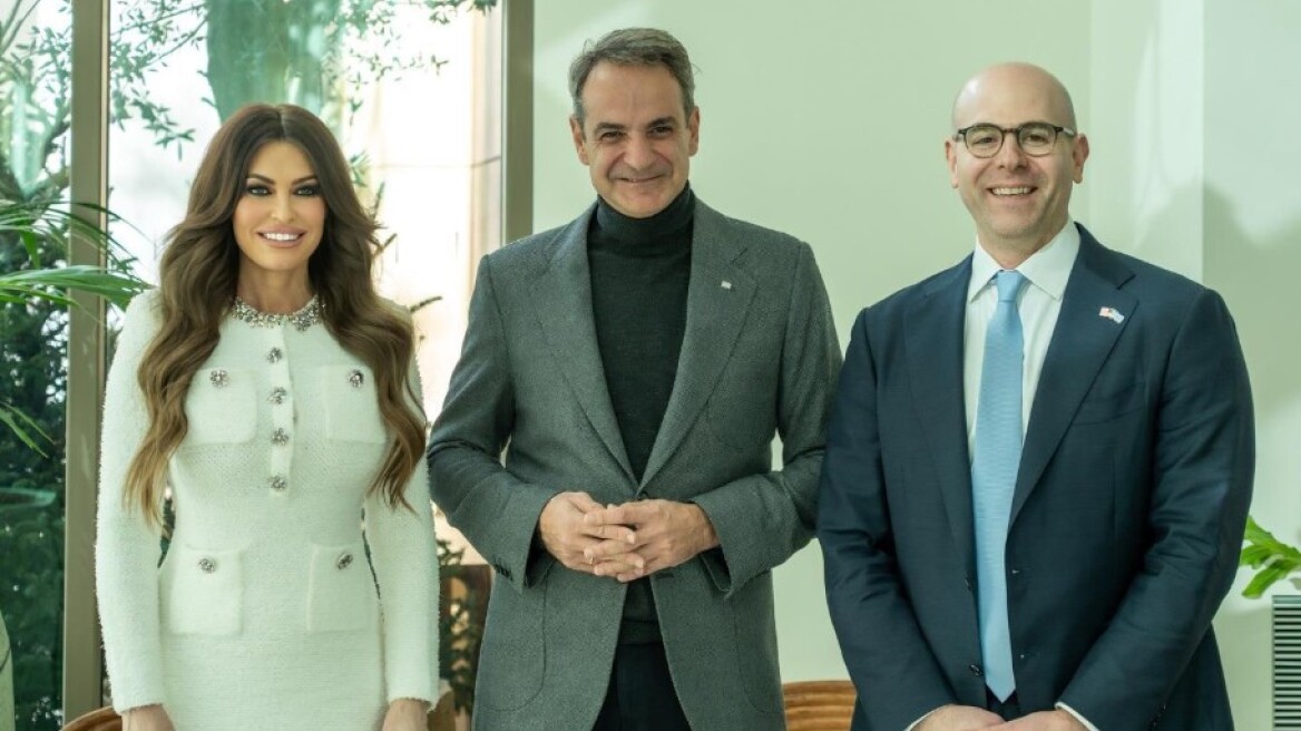 Ο Μητσοτάκης γευμάτισε με μέλος της Διοίκησης της Ομοσπονδιακής Τράπεζας των ΗΠΑ και την Γκιλφόιλ