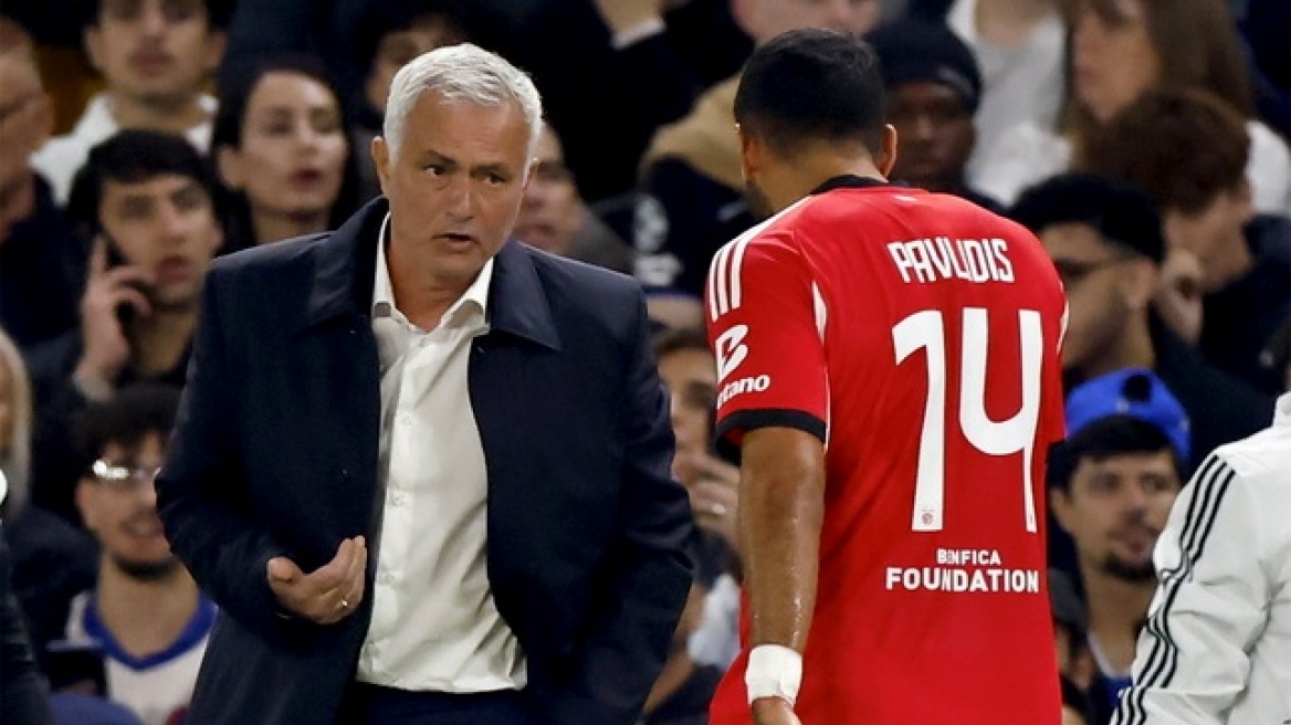 Ζοσέ Μουρίνιο: «Ασπίδα» προστασίας στον Παυλίδη μετά τη χαμένη ευκαιρία στο «Ντραγκάο»
