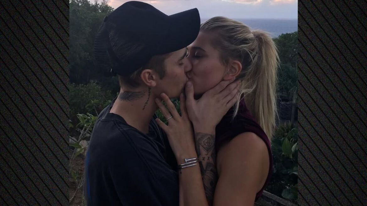 Χέιλι Μπίμπερ: Το φιλί με τον Τζάστιν πριν από δέκα χρόνια, δείτε φωτογραφία