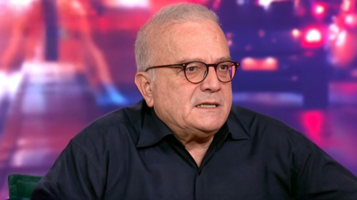 Άρης Δαβαράκης: Ήταν μια πραγματικότητα για εμένα, ότι κοιτούσα κυρίως τα αγόρια, αυτό εννοούσα όταν είπα ότι είμαι ομοφυλόφιλος