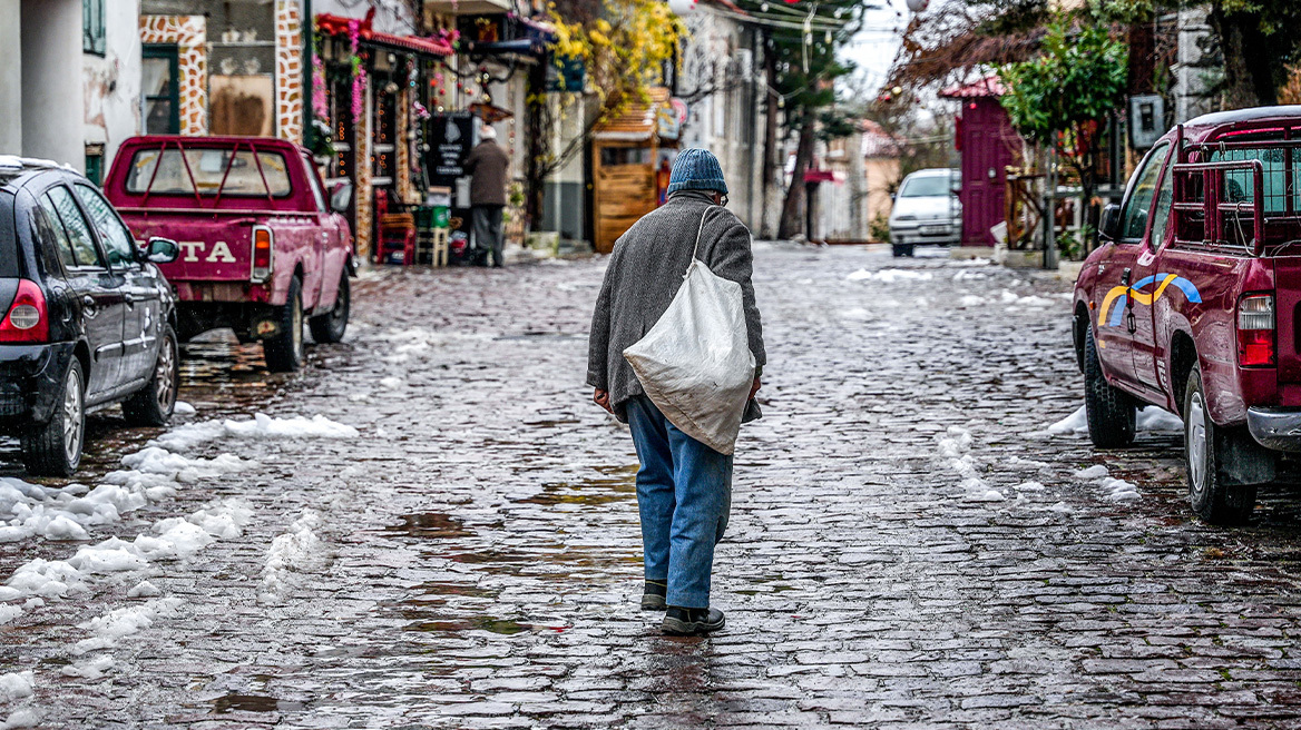 Καιρός: Με τσουχτερό κρύο και η Δευτέρα, έρχεται επιδείνωση από Τρίτη με καταιγίδες και χιόνια