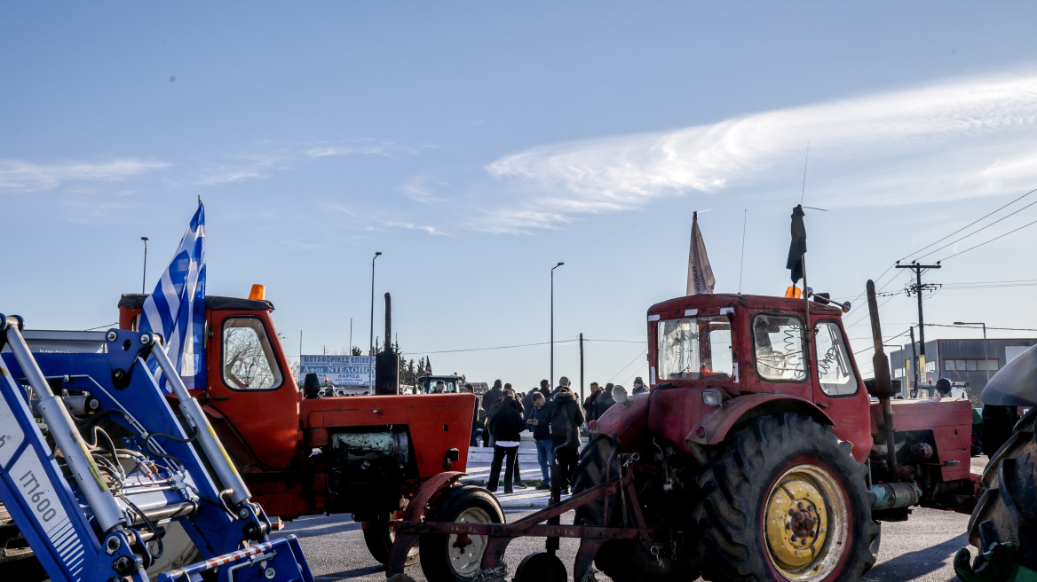Θεσσαλονίκη: Παραμένουν οι αγρότες στα Μάλγαρα, χωρίς να κλείνουν δρόμους