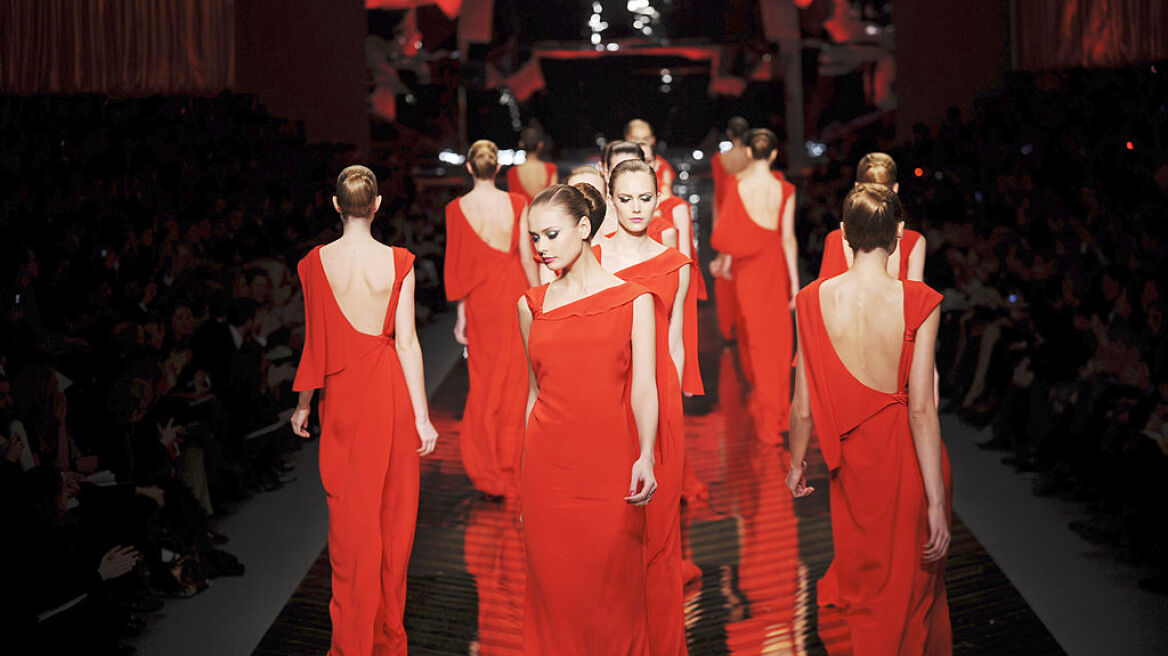 Valentino: Μια ματιά στην πλούσια ιστορία του οίκου
