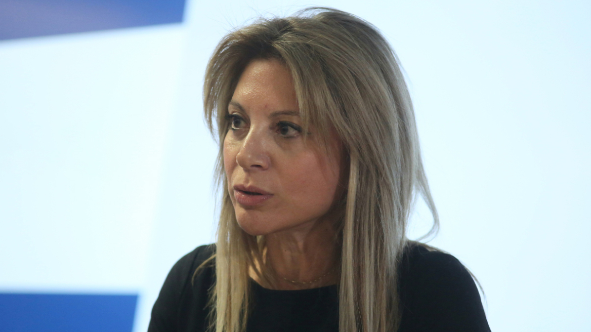 ΠΑΣΟΚ κατά Καρυστιανού: Όσο μιλάει για θέματα που δεν γνωρίζει εκτίθεται, εκτός αν το κάνει σκοπίμως για να δώσει διαπιστευτήρια