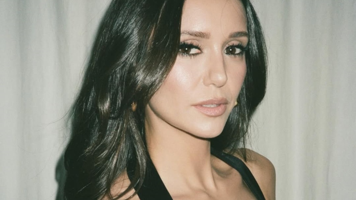 Nina Dobrev: Το λαμπερό make-up look που επέλεξε για το party των γενεθλίων της

