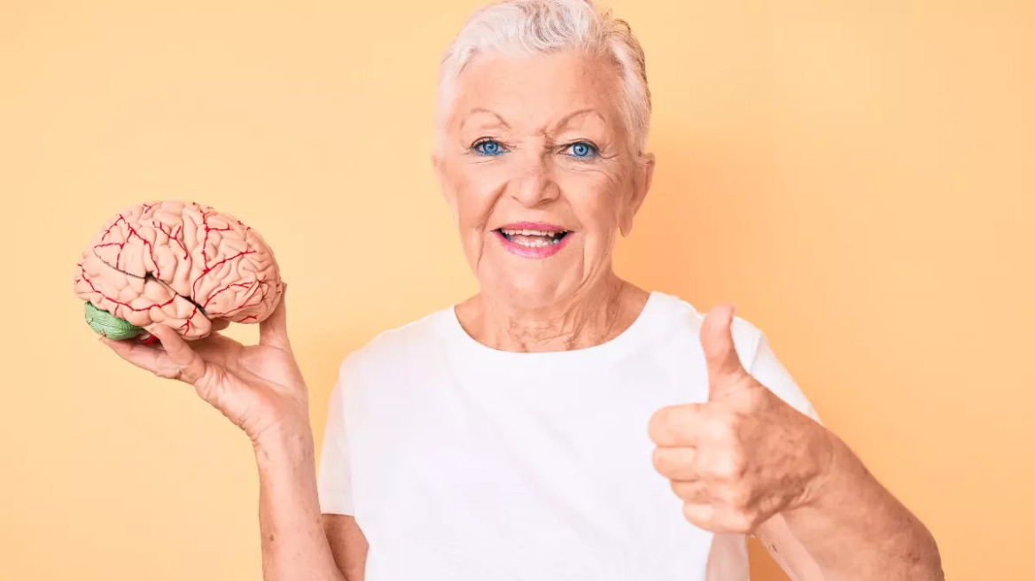 Γιατί κάποιοι άνθρωποι είναι «άτρωτοι» στην άνοια – Τι κρύβει το μυαλό τους
