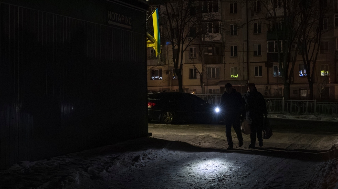 Πόλεμος στην Ουκρανία: Πάνω από 700.000 νοικοκυριά στο Κίεβο παραμένουν χωρίς ηλεκτρικό ρεύμα
