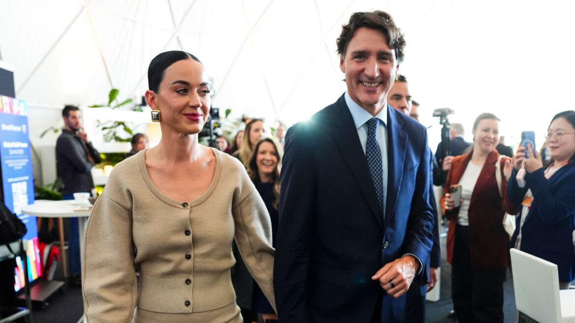 Έρωτας στο φουλ για Κέιτι Πέρι και Τζάστιν Τριντό στο Νταβός: Εκείνος έδινε συνέντευξη, εκείνη του έκλεινε το μάτι