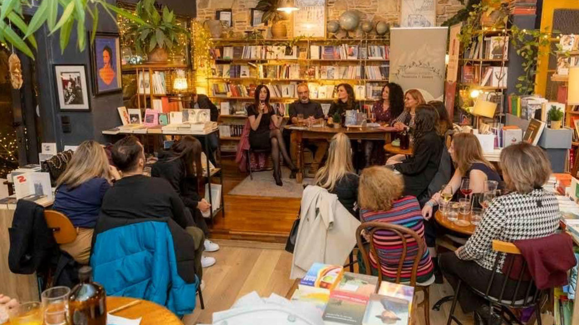 Το «Τανγκό σε Μπλε Νύχτες» και σε αγγλική έκδοση 