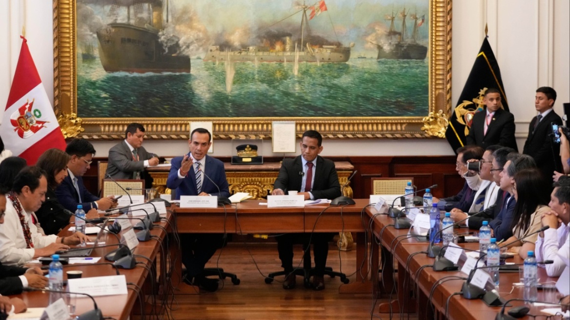 Υπηρεσιακός πρόεδρος Περού: «Είμαι θύμα συνωμοσίας για να εξαναγκαστώ σε παραίτηση» 