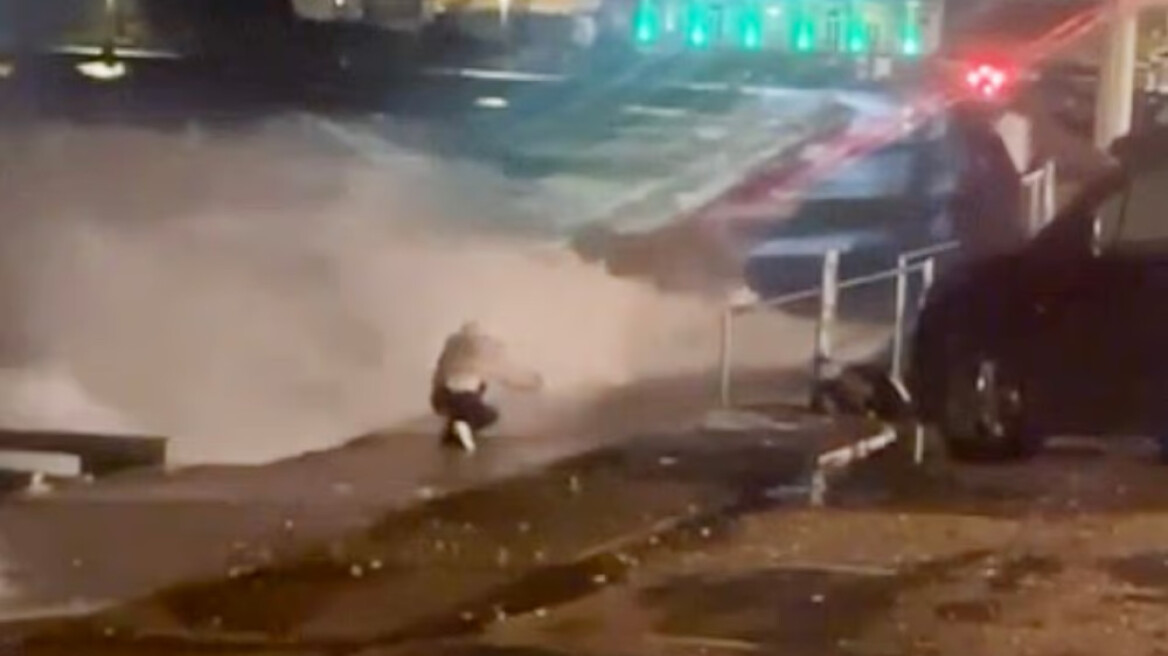 Ρίσκαρε τη ζωή της για μια selfie εν μέσω της καταιγίδας Ίνγκριντ, δείτε βίντεο 