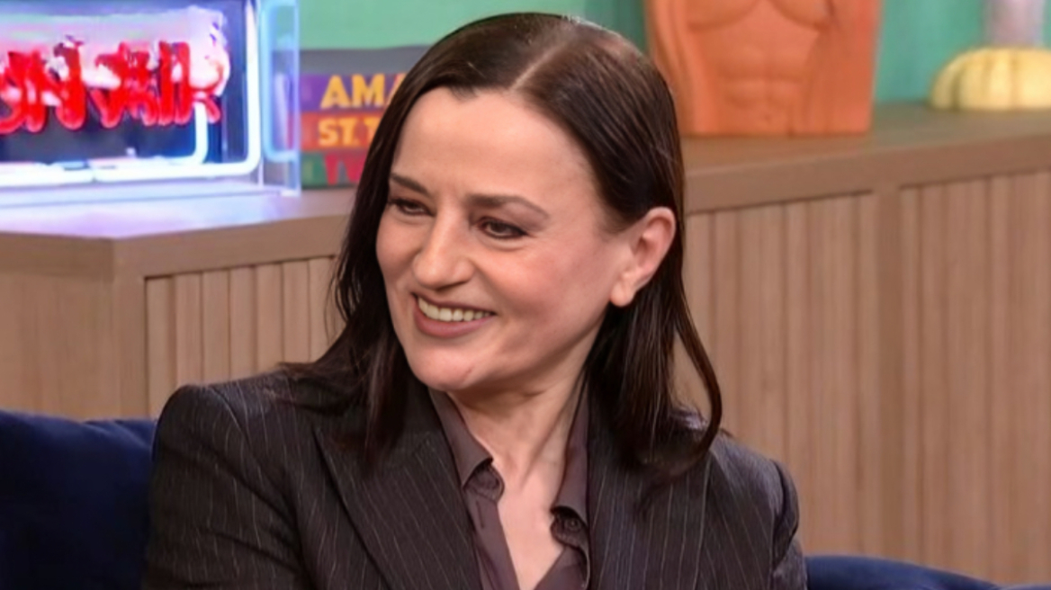 Καρυοφυλλιά Καραμπέτη: Από μικρό παιδί ήμουν κατά του γάμου, θα άλλαζα κάποιες ερωτικές μου επιλογές