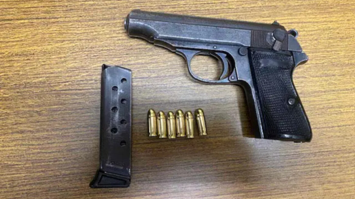Συνελήφθη μετά από καταδίωξη 20χρονος στο Χαϊδάρι με όπλο και γεμιστήρα 