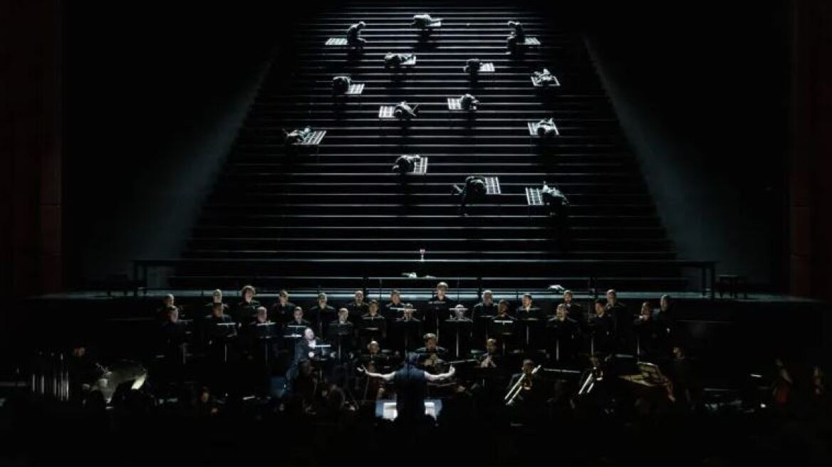 Ο Δημήτρης Παπαϊωάννου στήνει μια σκάλα για τον ουρανό με τη μουσική του Γιώργου Κουμεντάκη στην ΕΛΣ
